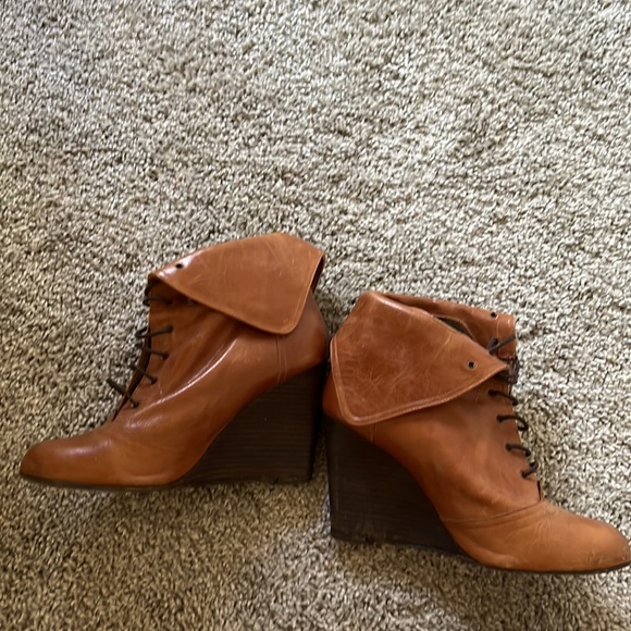 Pied a Terre Tan Leather Wedge Boots - Picture 6 of 7
